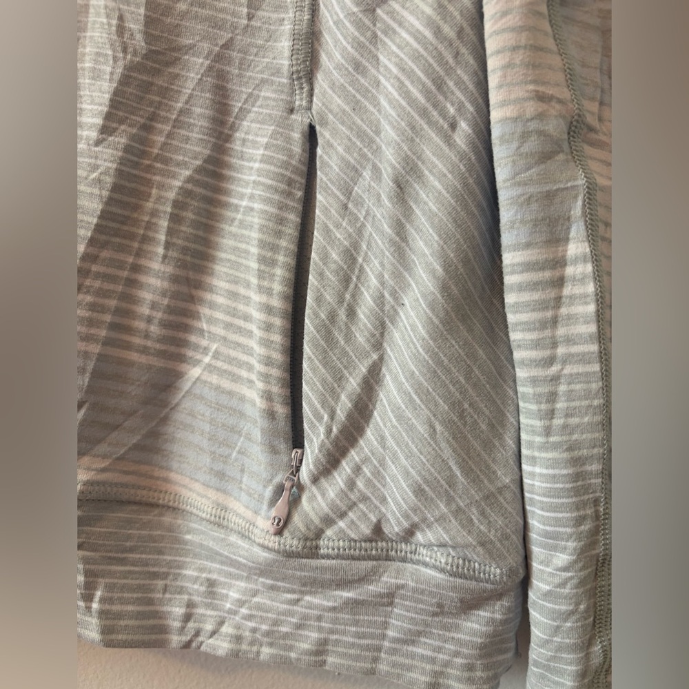Lululemon Think Fast Long Sleeve Size 6 - Picture 7 of 10